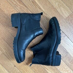 Urban Outfitters Chelsea Boots